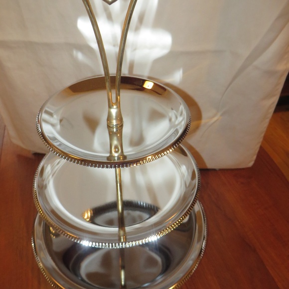 Chrome 3 Tier Tidbit Tray - Picture 2 of 8